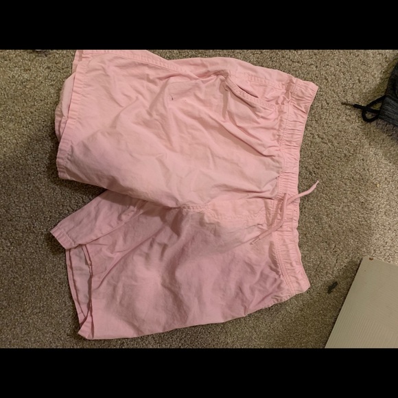 H&M men’s pink shorts - Picture 2 of 2